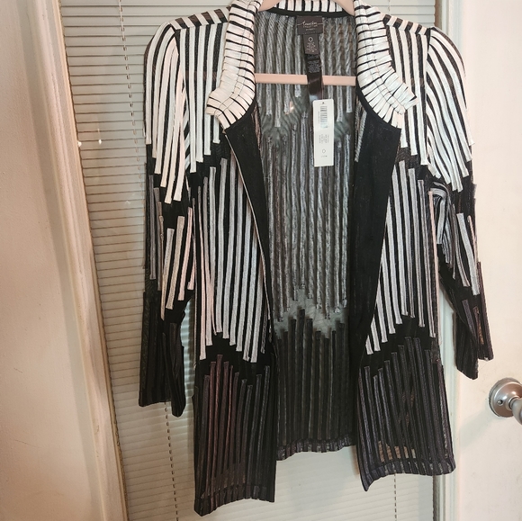CHICOS TRAVELERS Collection Strip Jacket size 0. P2P19 stretches - Picture 8 of 10
